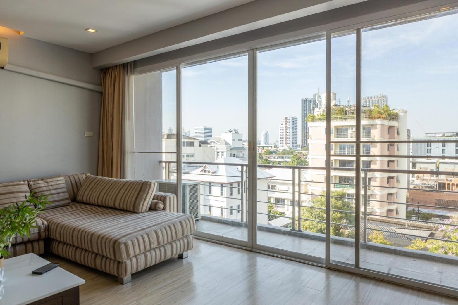 P Villa Lamoon Thonglor Bangkok Exterior photo