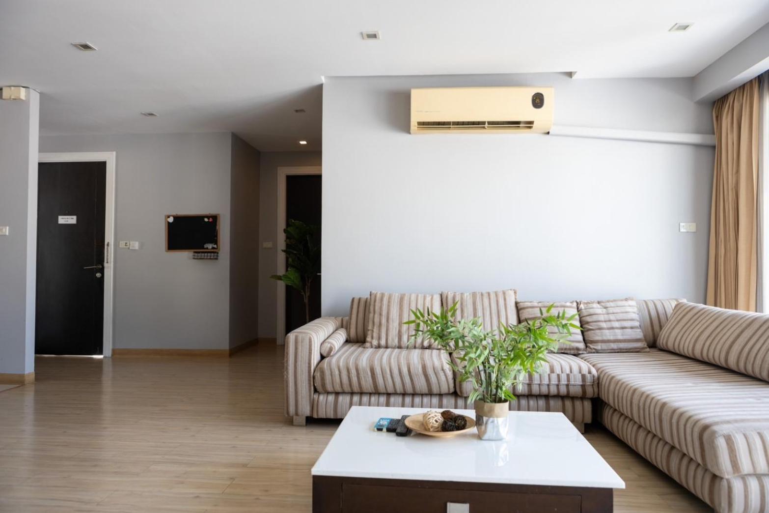 P Villa Lamoon Thonglor Bangkok Exterior photo